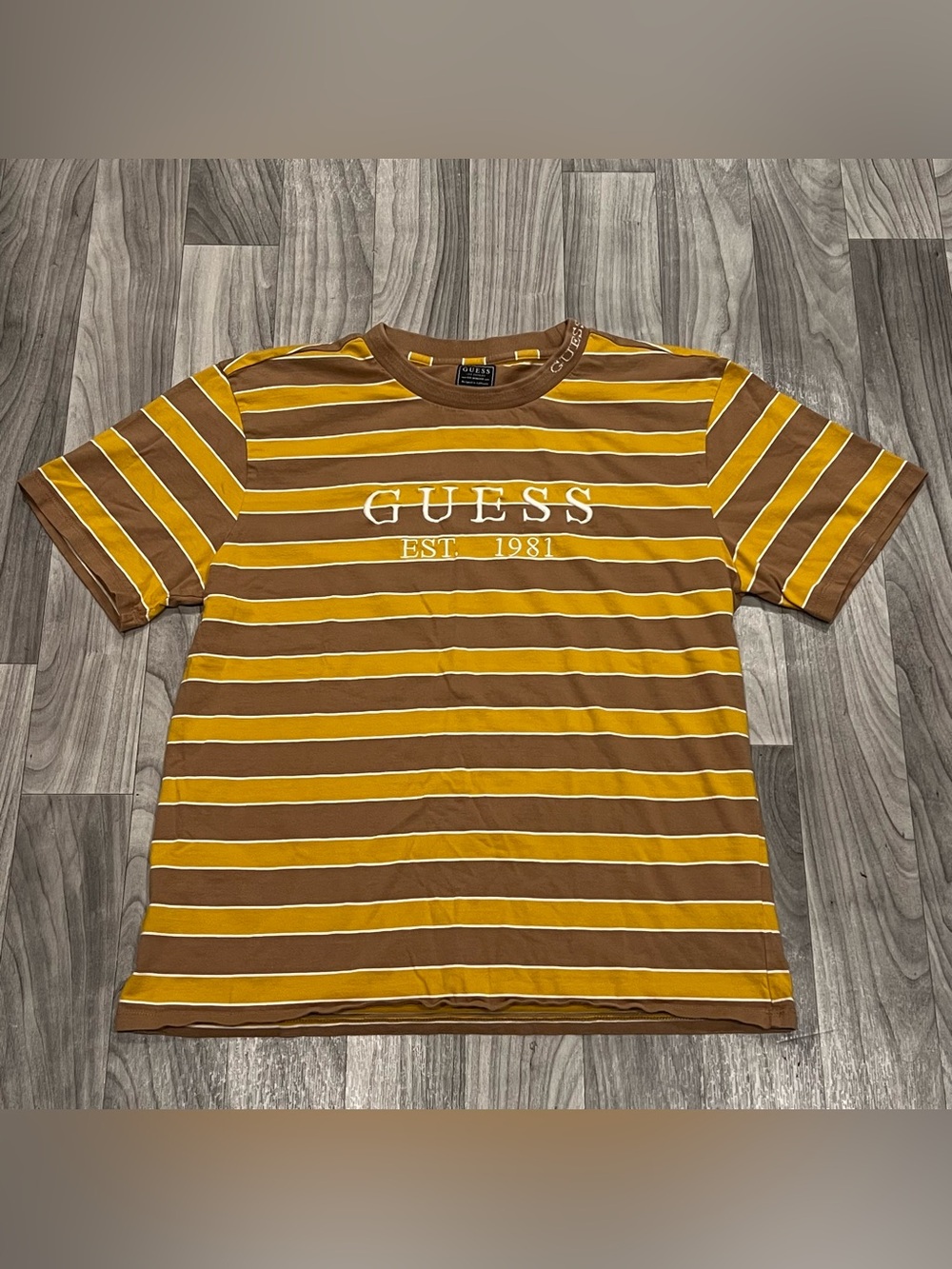 SIZE LARGE MENS VINTAGE GUESS STRIPED YELLOW MUSTARD EMBROIDERED SHIRT